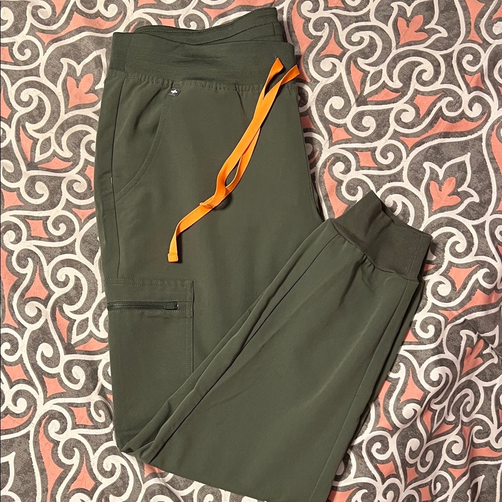 Figs Moss Zamora Jogger Size: Large Joggers Length: Regular
